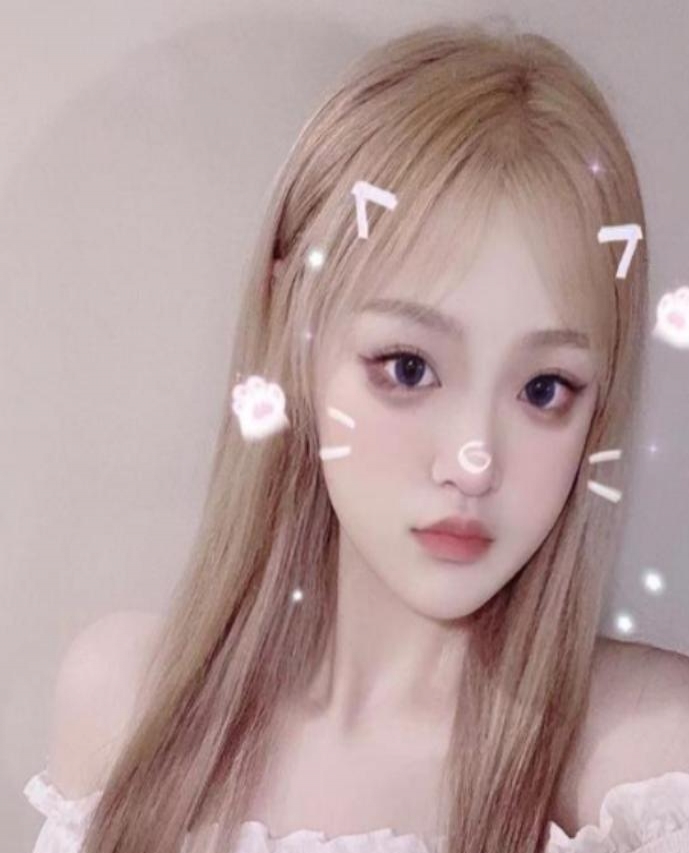 高挑小美女