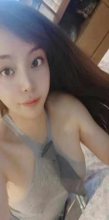 黑丝袜小少妇