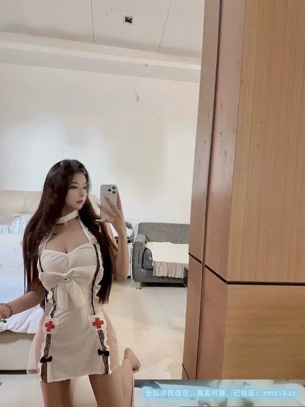 广州赵星儿可蛇吻