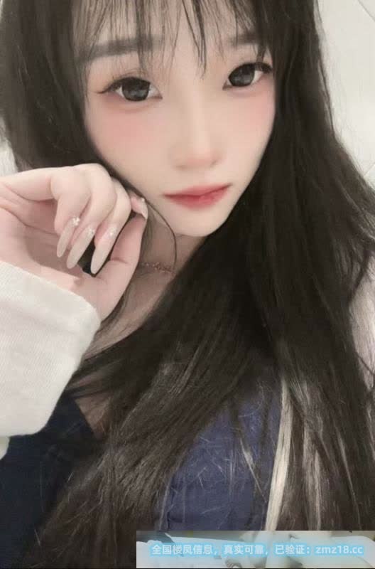 蜀山肤白瘦妹子