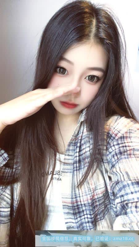 蜜桃臀妹子懒懒