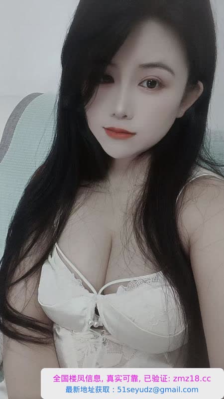 清纯大胸小菲