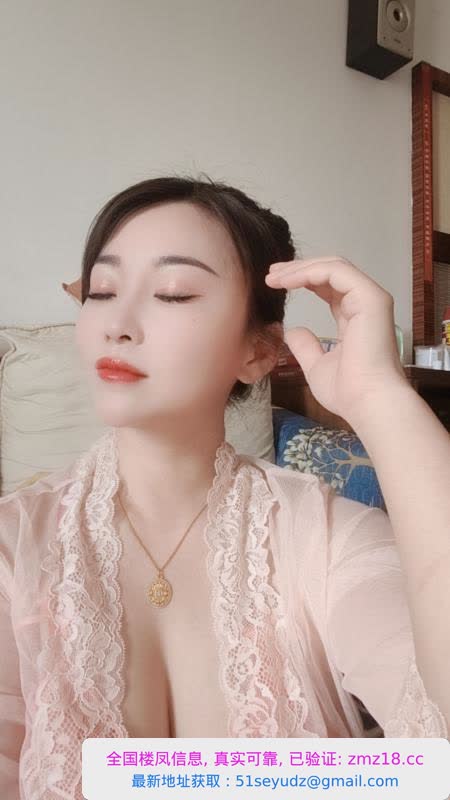 超级太胸舌吻御姐
