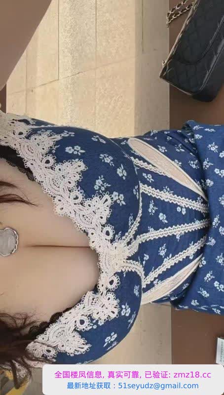 大胸妹子