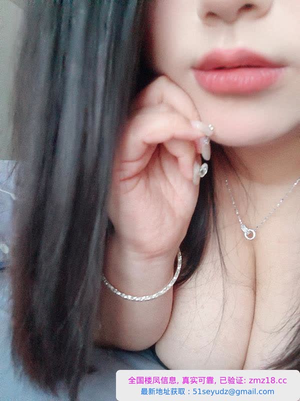 丰满巨乳小姐姐