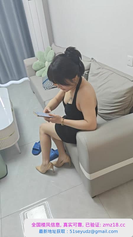 丰满美女萌萌