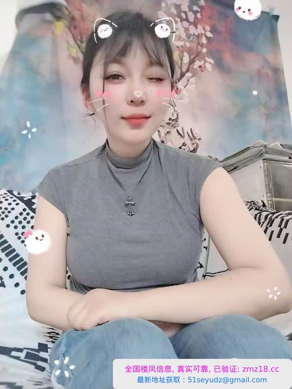 巨乳少妇花儿