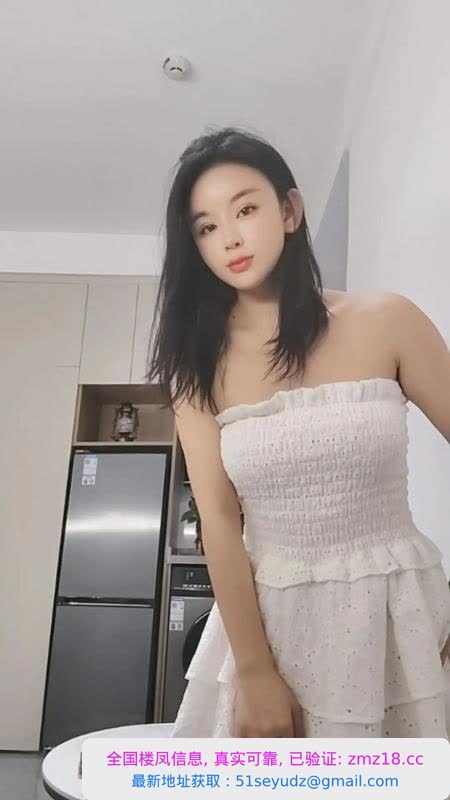 又纯又欲的中项小骚货
