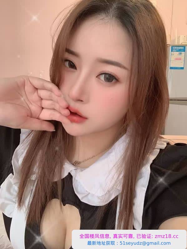 武侯美胸高挑妹子夏颜
