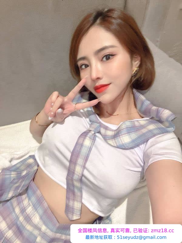 娇小玲珑颜值玲奈