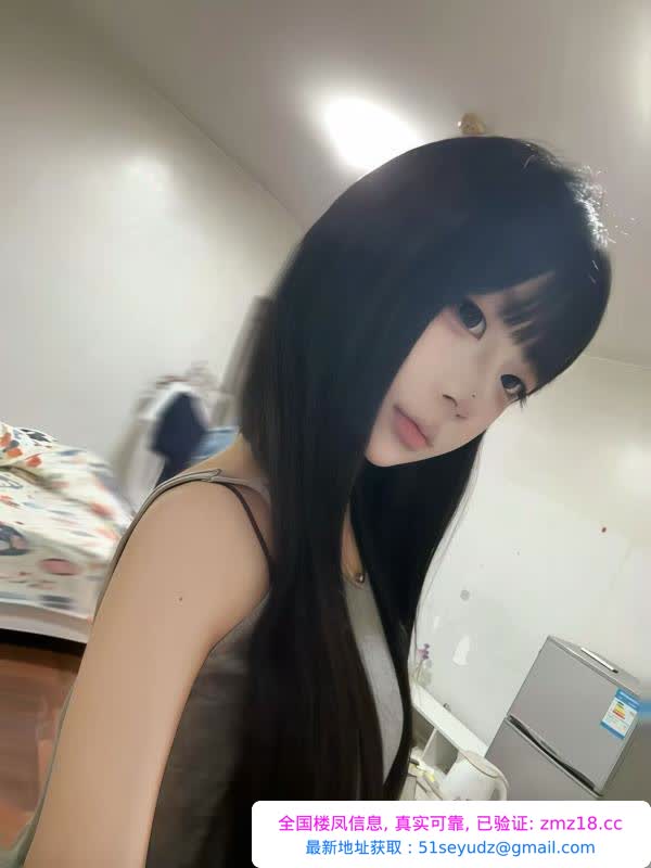 小巧玲珑型三点粉嫩妹