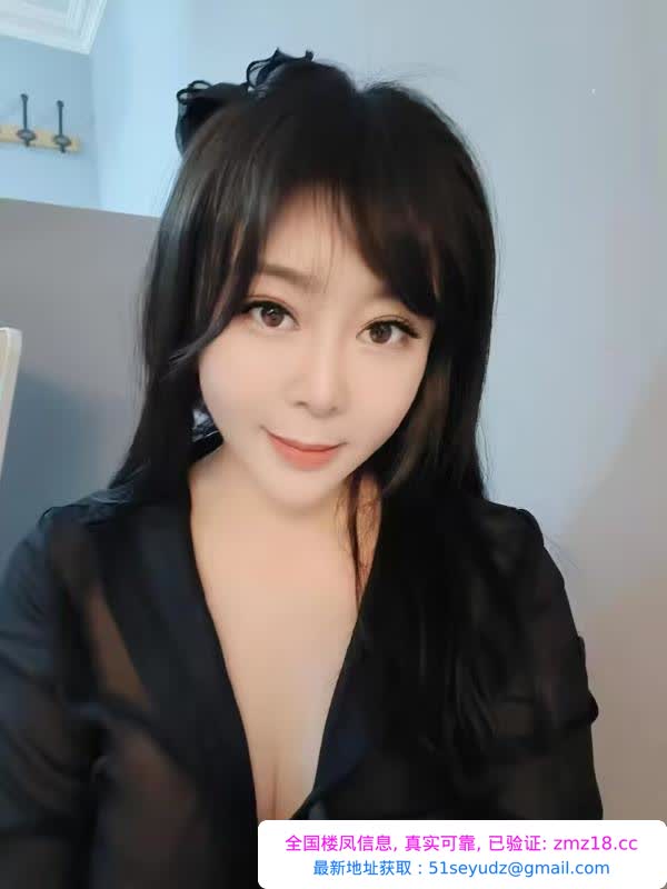 会喷水的小姐姐