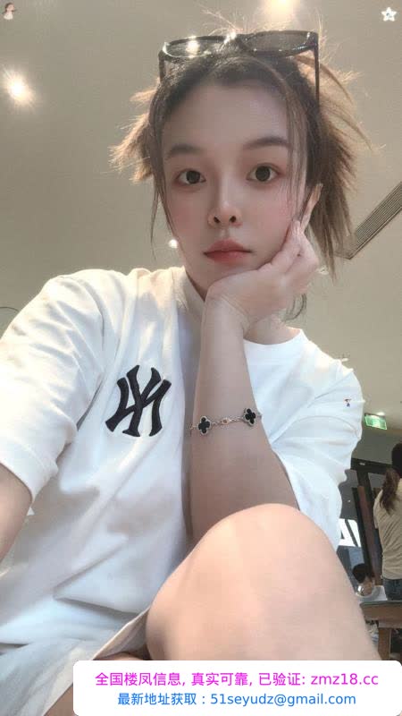光谷服务系小御姐
