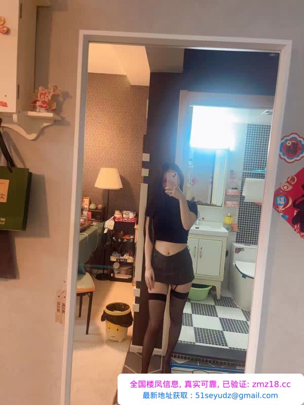 肤白高挑长腿颜值妹子