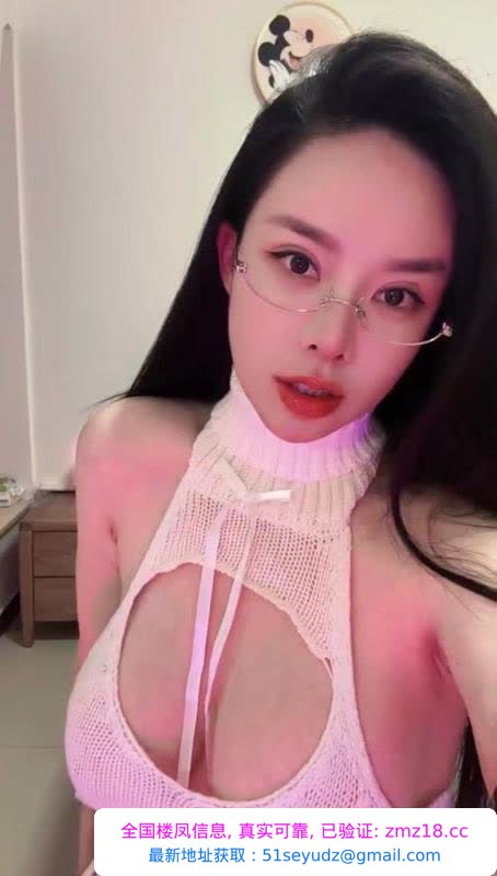 性感模特卡丽
