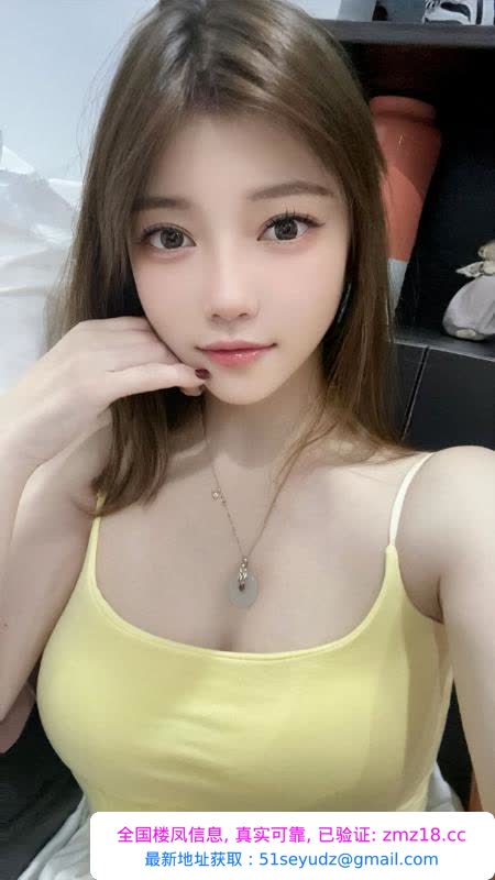 风骚迷人翘臀老师