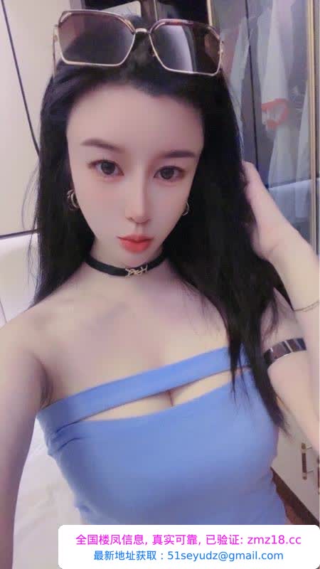 魔鬼身材小可欣
