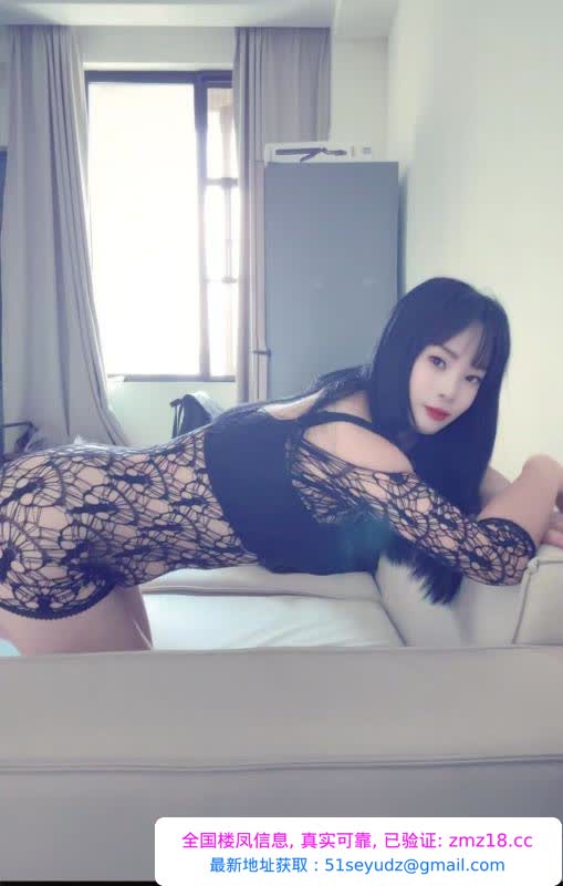 黑丝巨乳深喉爽