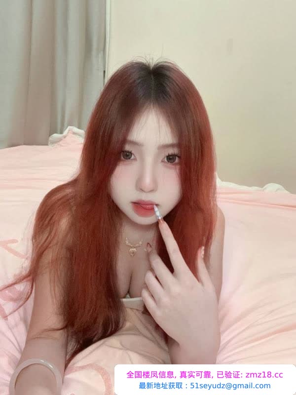 龙华区制服曼曼