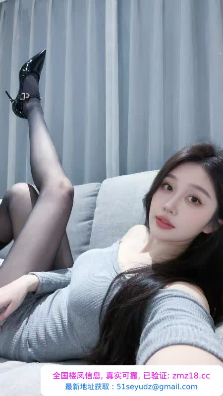 高颜值反差口爆御姐