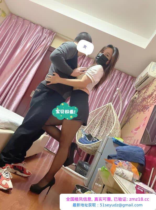 跳艳舞美女老师