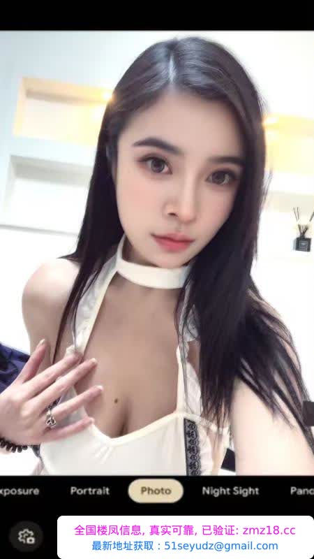 大波翘臀小姐姐