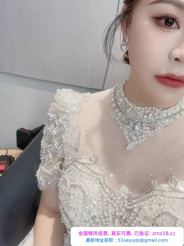 韵味十足希儿妹子