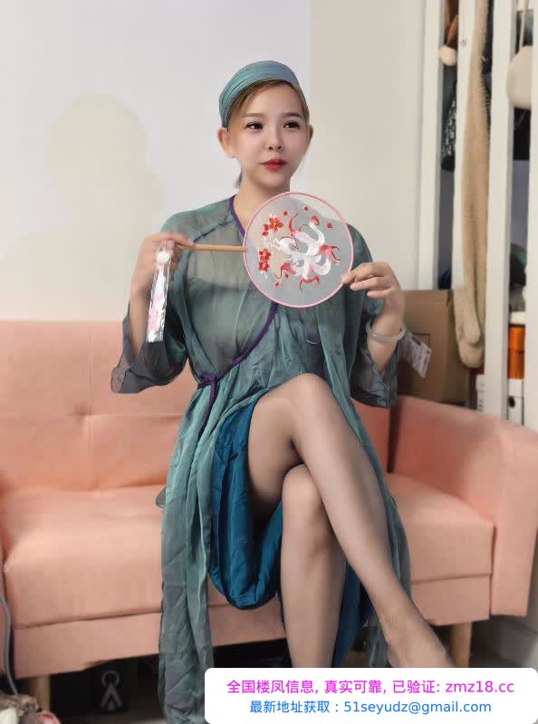 南城黑丝骚妇萱萱