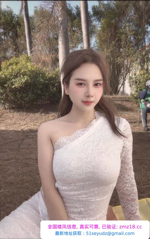 南门性感大奶小妹儿