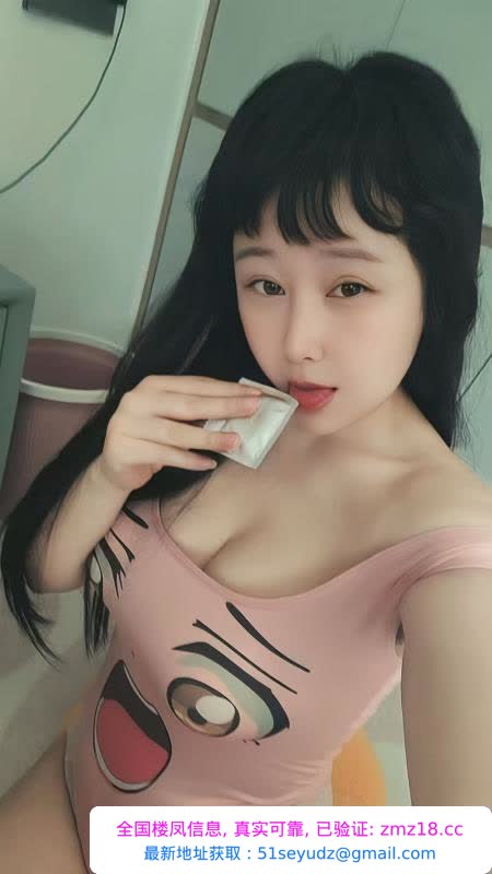 反食娃娃脸大奶少妇