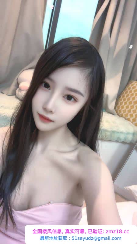 清纯苗条女友感妹子