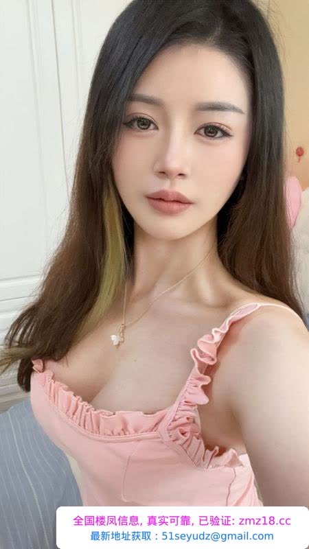 肤白大胸身材好一冉