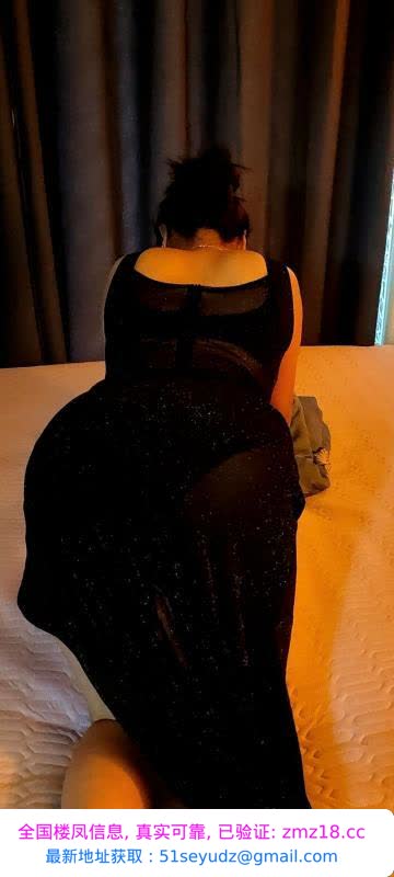 瑶海丸子头美妇