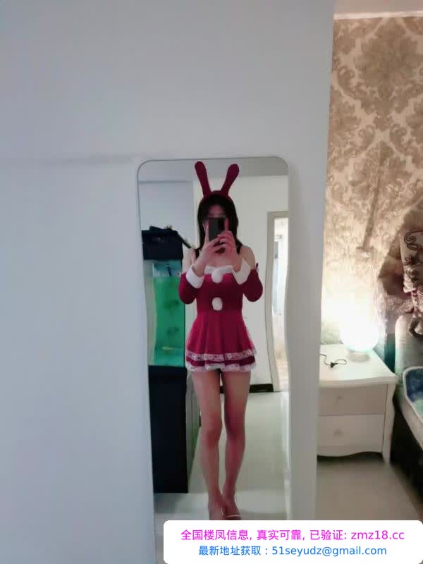 骚女巨乳高个鱼儿