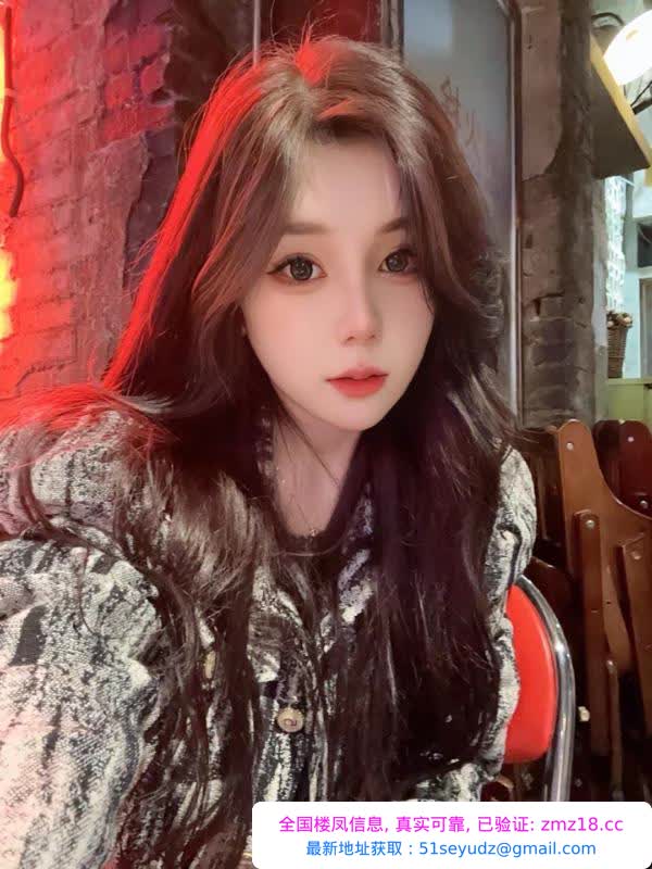 时尚御姐玉体打卡记