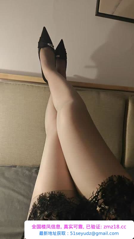 新街口长腿美女