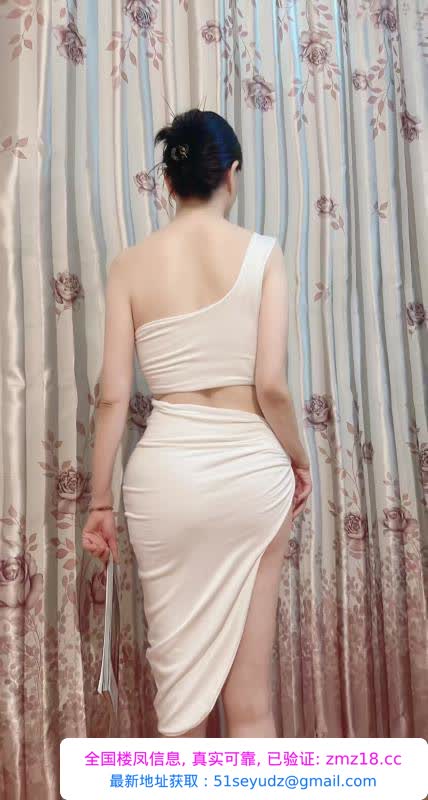 长腿丝袜美少妇