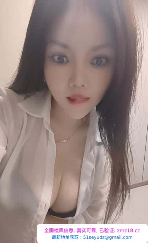 大胸美少妇