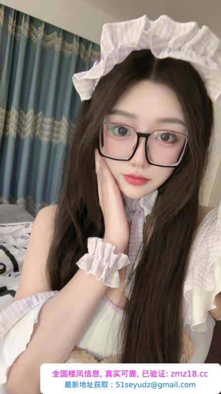 制服可爱小女友