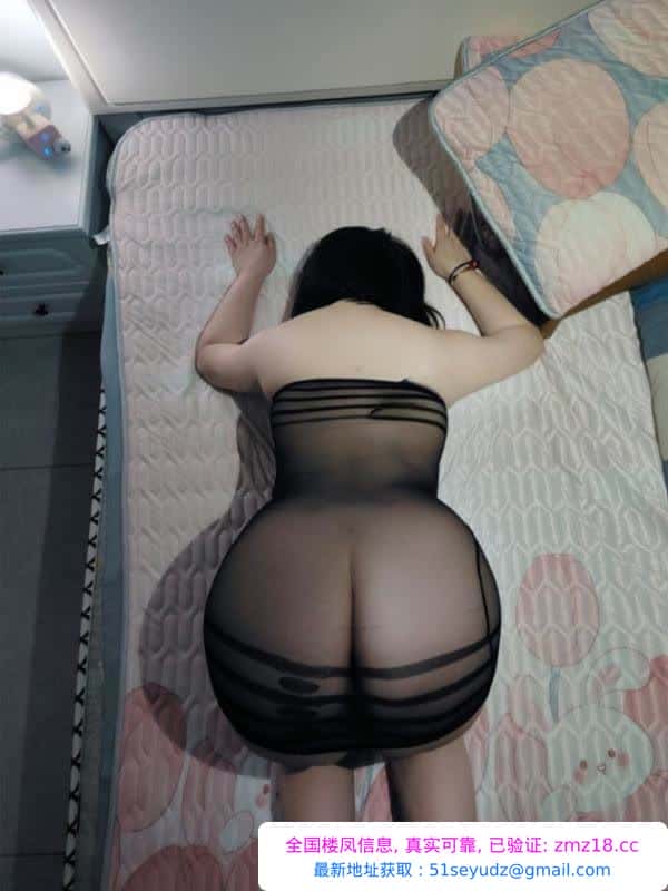 巨臀骚姐姐芸儿