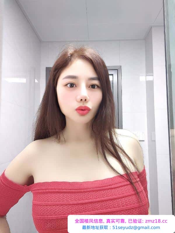 肥胸翘臀三通姐姐