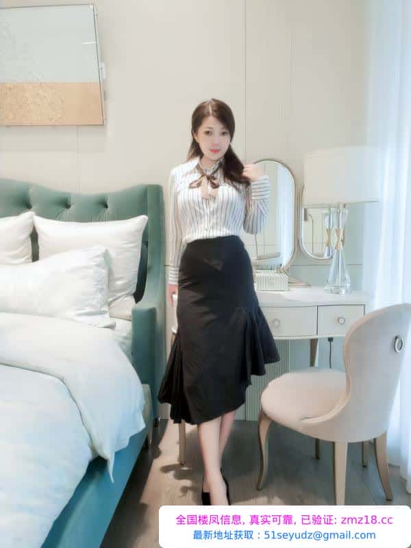 丰满翘臀小骚姐姐