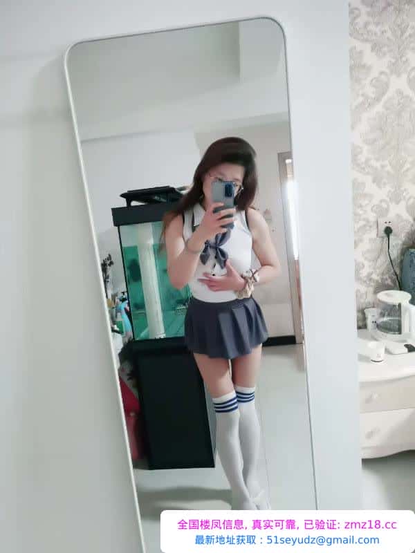 二刷反差眼镜骚鱼儿