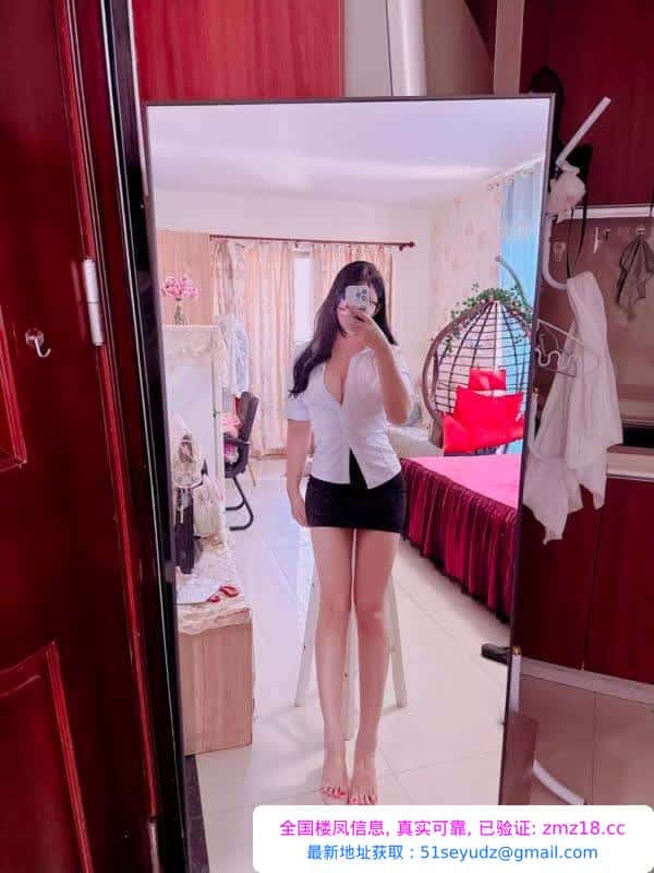 大胸肥臀骚晴儿