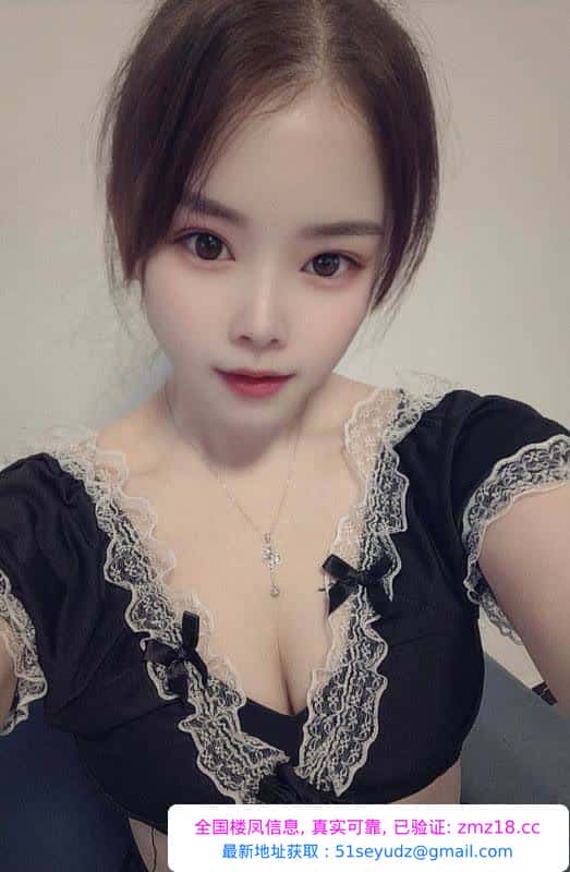 临平短发情趣女郎