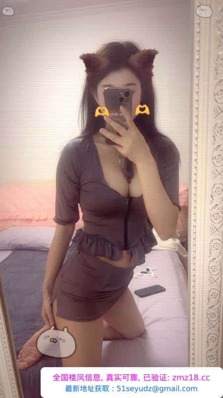 个人性感大长腿骚货