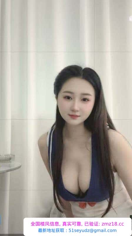 蛇腰大奶小骚妇