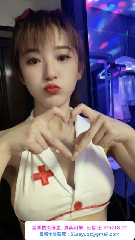 娇小型骚女小艾艾