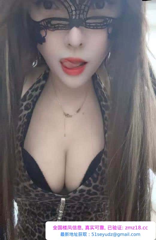 大胸翘臀骚熟女