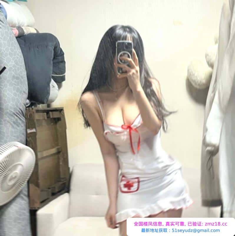 超好身材的大波嫩妹